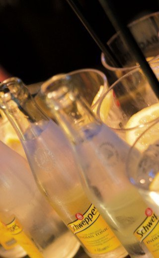 Iced drinks and cocktails at the "Pöstli Club" in Davos