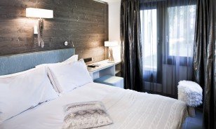 Double bed at the Morosani "Fiftyone" in Davos