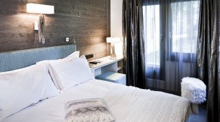 Double bed room at the Morosani "Fiftyone" Hotel in Davos