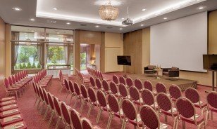 Conference seatings at the Gardenhall of the Morosani "Schweizerhof"