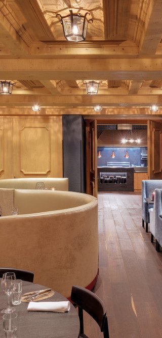 Moderne Einrichtung in der Poststube in Davos