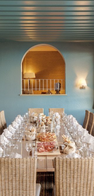 Lange Tafel in der "Veranda"