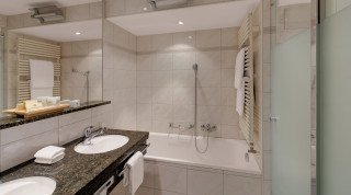 Bathroom of the "Posthotel" Junior Suite in Davos