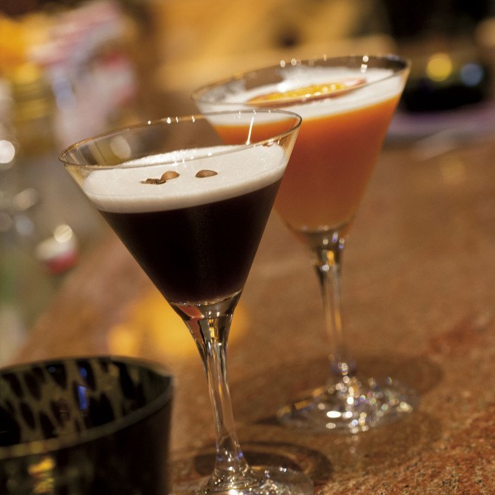 Cocktails an der Bar