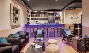 Pop-up-Shot-Bar by Morosani Hotel