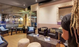 Pop-up-Shot-Bar at Morosani Hotel