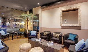 Pop-up-Shot-Bar by Morosani Hotel