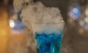 Blueberry Smash Shot at Pop-up-Shot-Bar by Morosani Hotel