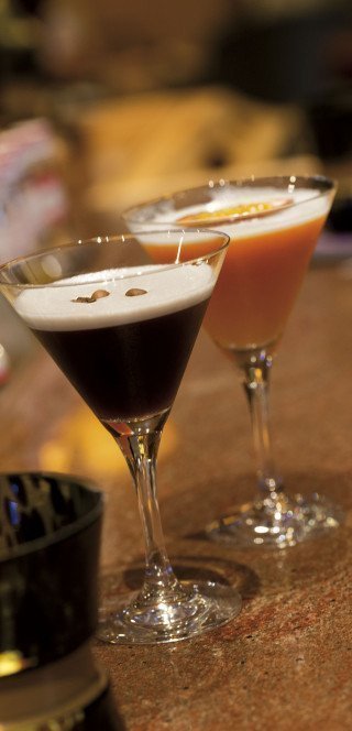 Cocktails an der Bar