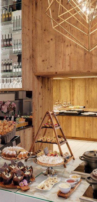 Großes Buffet im Damoro