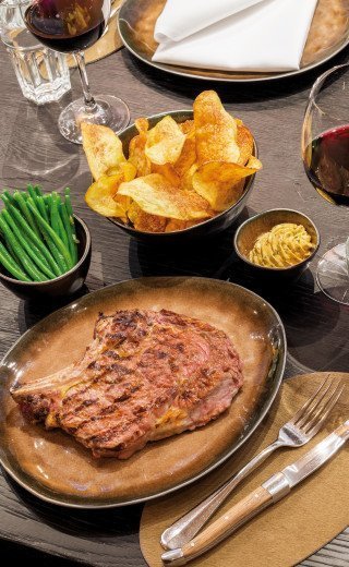 Fleischgericht im Pöstli Grill