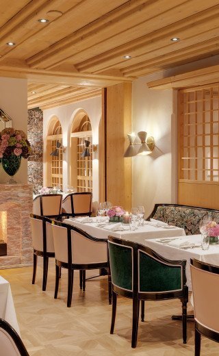 Traditionelle Einrichtung des Pöstli Restaurants in Davos