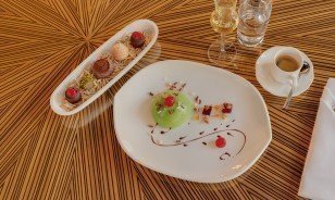 Little snack at the Bolero Bar in Davos