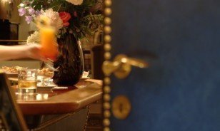 Entrance to the Bolero Bar in Davos